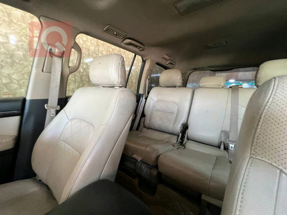 تۆیۆتا لاند کروزەر